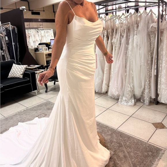 Sophia Tolli Elegant White Wedding Dress - Picture 4 of 11